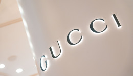 古驰销量大跌，奢侈品巨头为啥连涨价也没用？