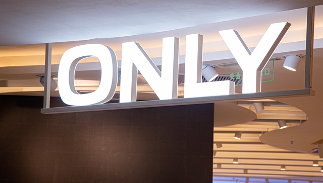 这两个霸榜“双11”多年的女装品牌，今年悄然消失