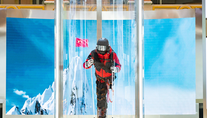 国产羽绒服如何撑起几千元的身价？