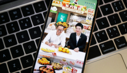 东方甄选半年赚了2.5亿元，同比大跌近六成