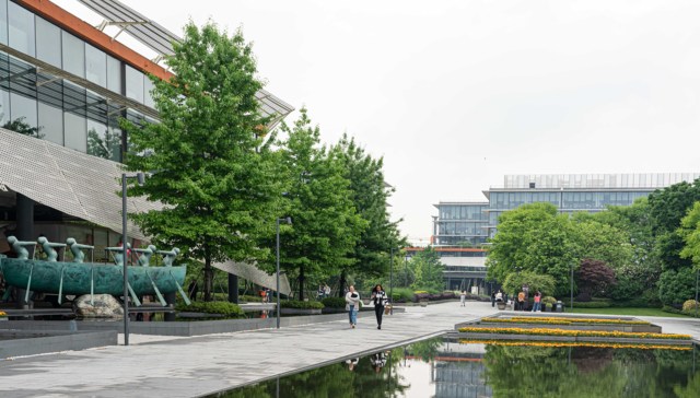 深圳两大轨道科技园进展显著 14家龙头企业入驻凉帽山创新园区