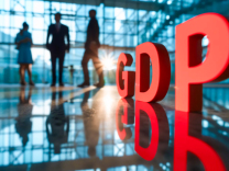 【专访】梁建章：加大生育补贴既能促进生育，又能刺激消费