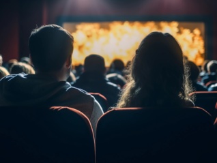 国庆档票房18.35亿元，节后影视院线板块整体下跌