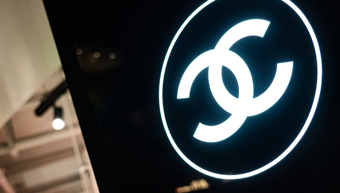 奢侈品牌或将踩下涨价的刹车