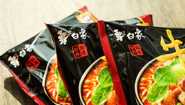 白象出的“黑暗料理”，爱吃和不爱吃香菜的人都沉默了