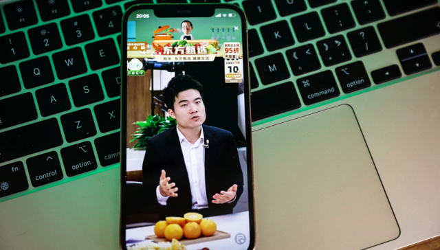 “没东西卖”，董宇辉又停播了