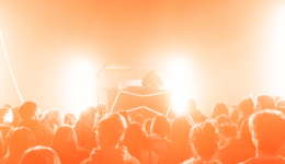 線下音樂火熱，騰訊音樂和網(wǎng)易云音樂卻似乎“熄火了”