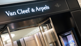 腕表需求不高，卡地亚母公司将以珠宝业务为重
