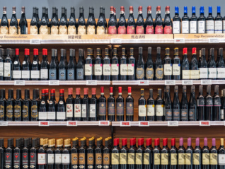 全球葡萄酒消费创60年新低，LVMH、富邑们要在中国市场改变打法了