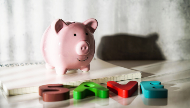 多家银行理财下调产品业绩比较基准，同时降低手续费留客