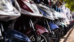 土味小电驴，才是县城年轻人第一辆“电动车”