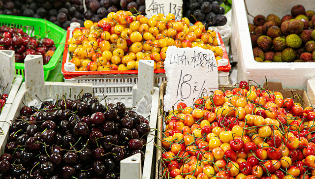 国产樱桃价格腰斩，又一种水果自由来了