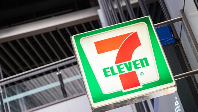 7-Eleven母企陷入收购大战，中国市场暂未受影响