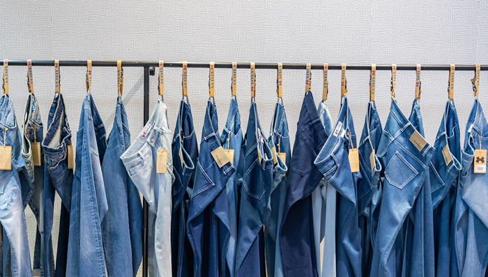 业绩持续增长股价却在跌，高尔夫服饰龙头比音勒芬能挑起奢侈品赛道大梁吗？