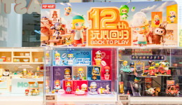 泡泡瑪特行至巔峰，又頃刻“瓦解”？