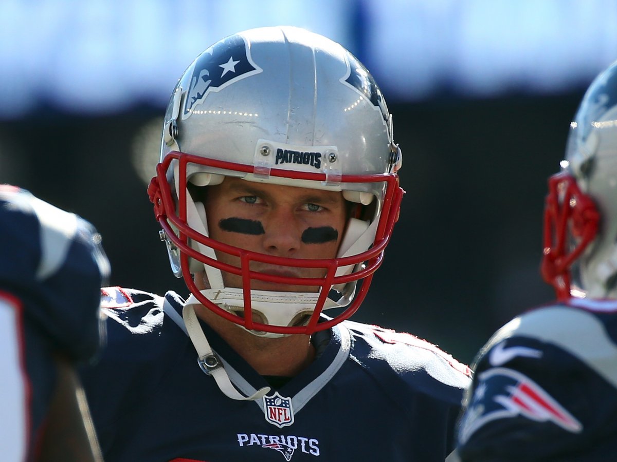 如何征服吉赛尔·邦辰? 球场上的汤姆·布拉迪诠释男性魅力