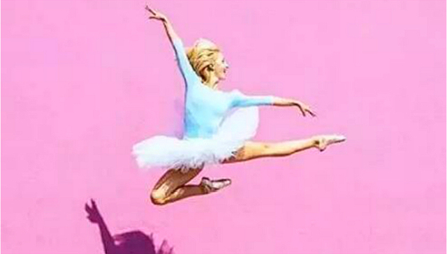 新桥惊现“网红墙” 达人们凹造型再不用跑国外