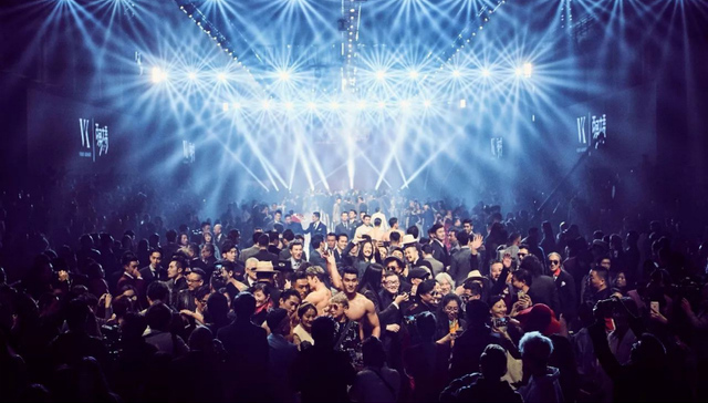 “天下风云出我辈，上海一战动四方”