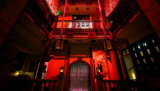 翠湖天地浸入式原创戏剧《订制你的命运》震撼上演