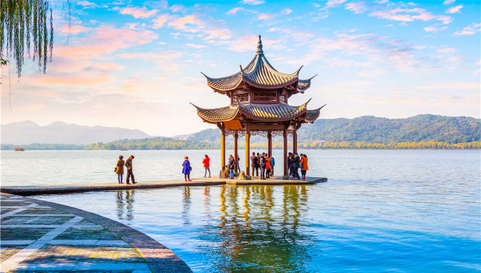 疯狂的土拍 杭州缘何最被开发商看好？