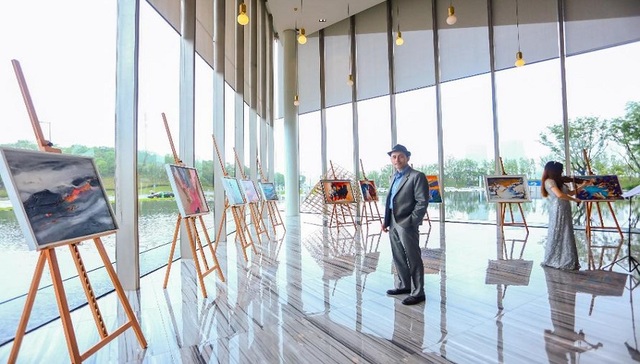 法国让·米歇尔十年回顾大展全国首展优雅启幕