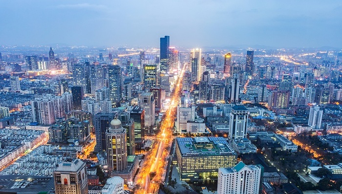 最新消息，4月南京新房价格环比再跌0.2%，同比跌1.6%