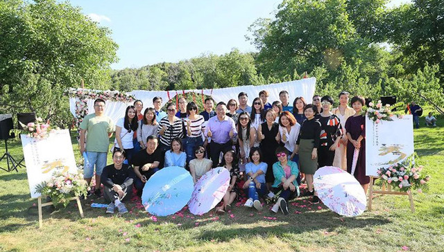 媒体大咖齐聚北京岭秀 共鉴“桃树认养计划”盛启