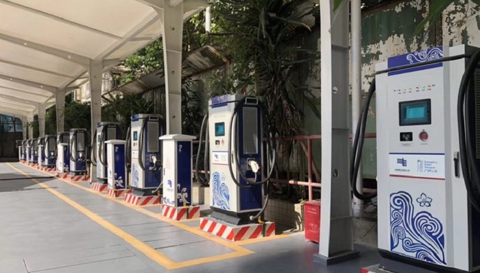 广州首个路边纯电动公交充电站正式运营