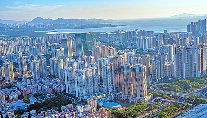 倪鹏飞：楼市弱均衡 风险须防范