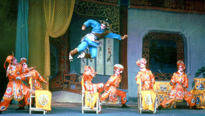 从传统戏剧里鉴广东文脉