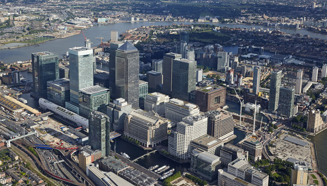 慌了！股市跌破2700点，请对房地产刀下留人