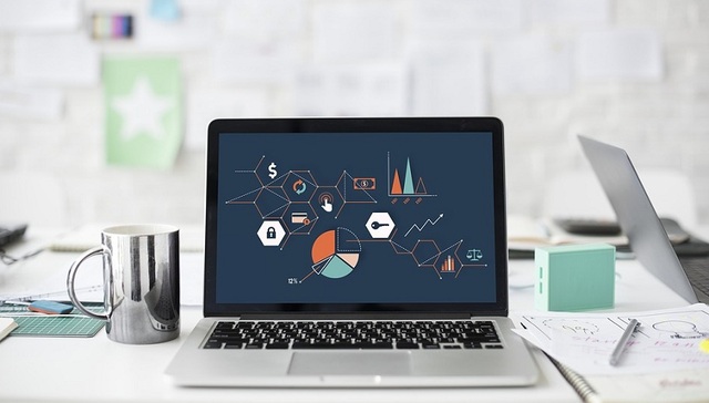 腾讯上半年净利超411亿 游戏收入占比下滑小程序成亮点