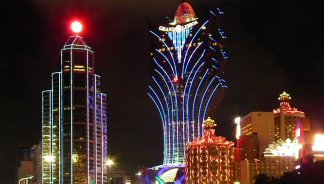 Jessie J赠予深圳硬石音乐珍藏品 南沙花园全面开业