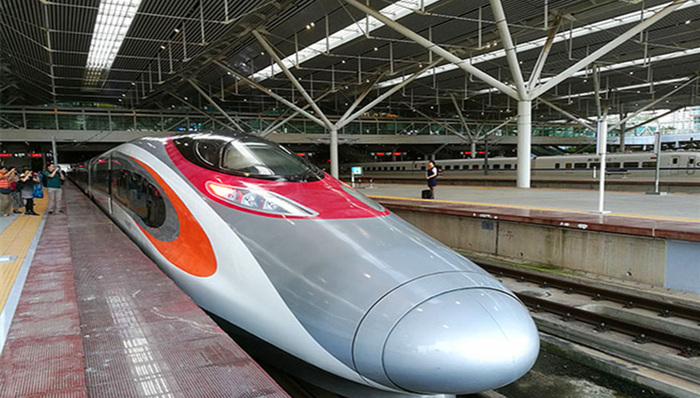 高铁开到了香江