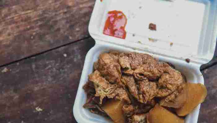 我们去吃了这八家老板超凶的老店，大气都不敢出