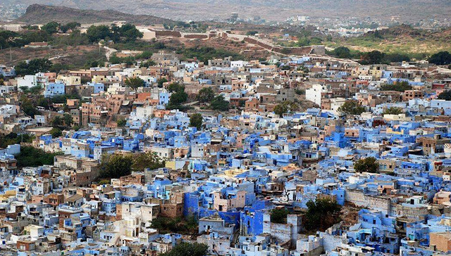 从蜗居说开去——聚焦我国城镇住房市场发展历程