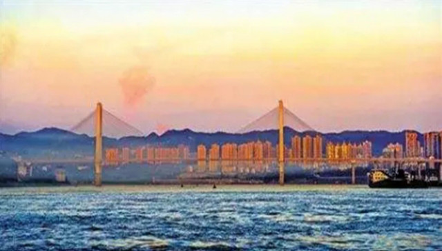 一半江山一半青林 旭辉江山青林半重构山城新界限