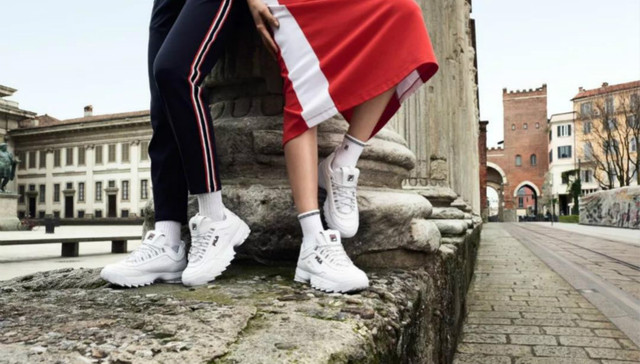 时尚头条 |  时尚公众号商业影响力50强发布 安踏三季报双位数增长