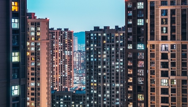 豪宅遭哄抢，刚需卖不动 | 上周南京7家楼盘上市2盘售罄