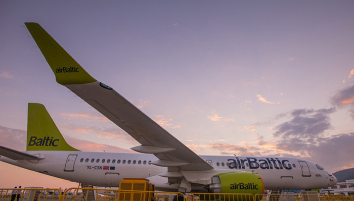 空中客车A220飞机首次亮相中国