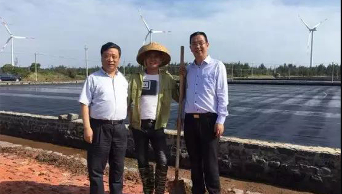吕永钟董事长陪同中盐集团董事长李耀强到湛江盐场考察调研