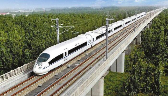 年底我国将新增高铁营业里程约2500公里