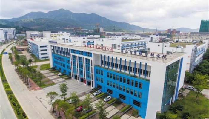 深汕特别合作区：“飞地经济”开荒牛