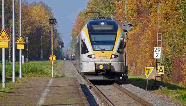 广铁明年1月5日实行新列车运行图，增开动车组列车31.5对