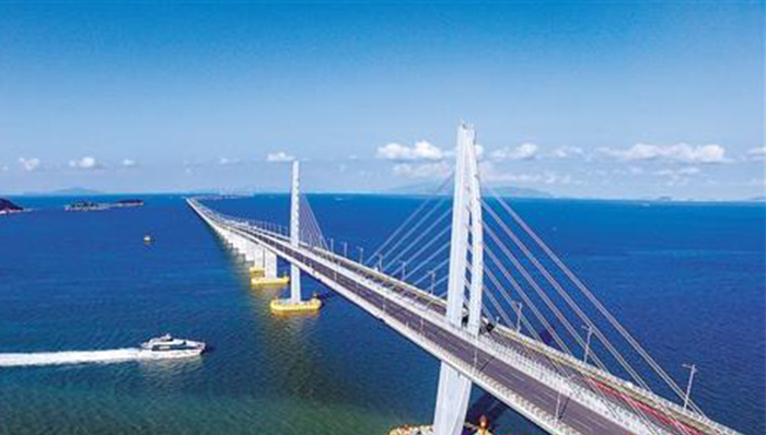 港珠澳大桥：一桥连起粤港澳为大湾区添翼