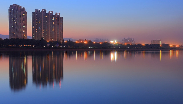 从“去杠杆”到“稳杠杆” 中国金融体系这一年