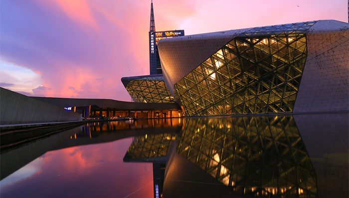 广州40年文艺往事，都在这碗精心制作的“头啖汤”里