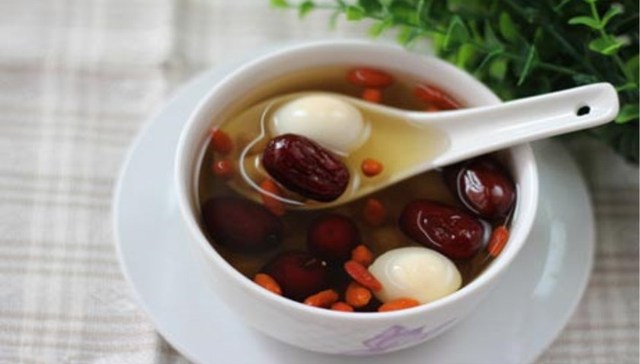 气血不足容易年老虚弱，药食并用补气养血