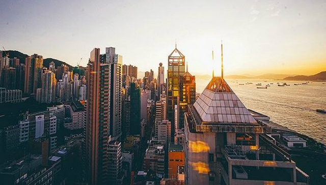 香港一手楼市现“小阳春” 新鸿基两小时套现逾10亿港元