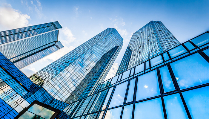 龙头房企抢滩高科技 “基因再造”背后的风险与挑战